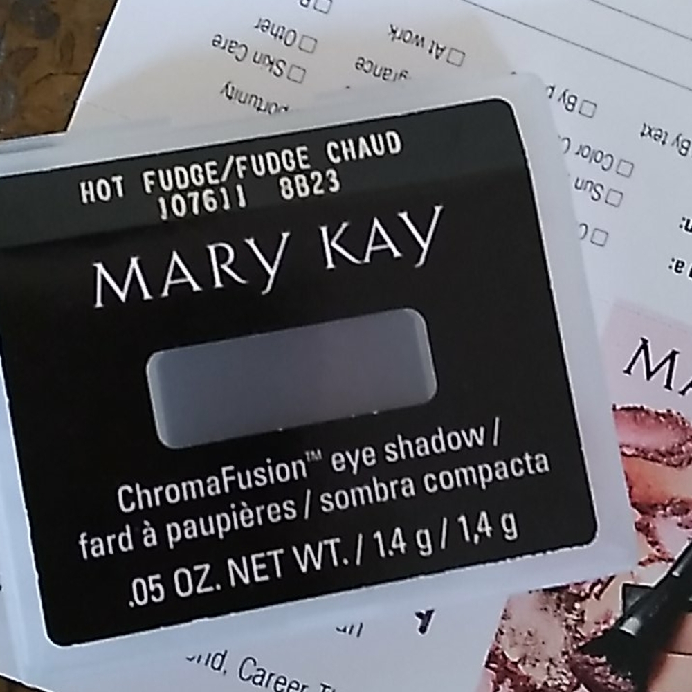 Hot Fudge- eye shadow - Picture 3 of 3